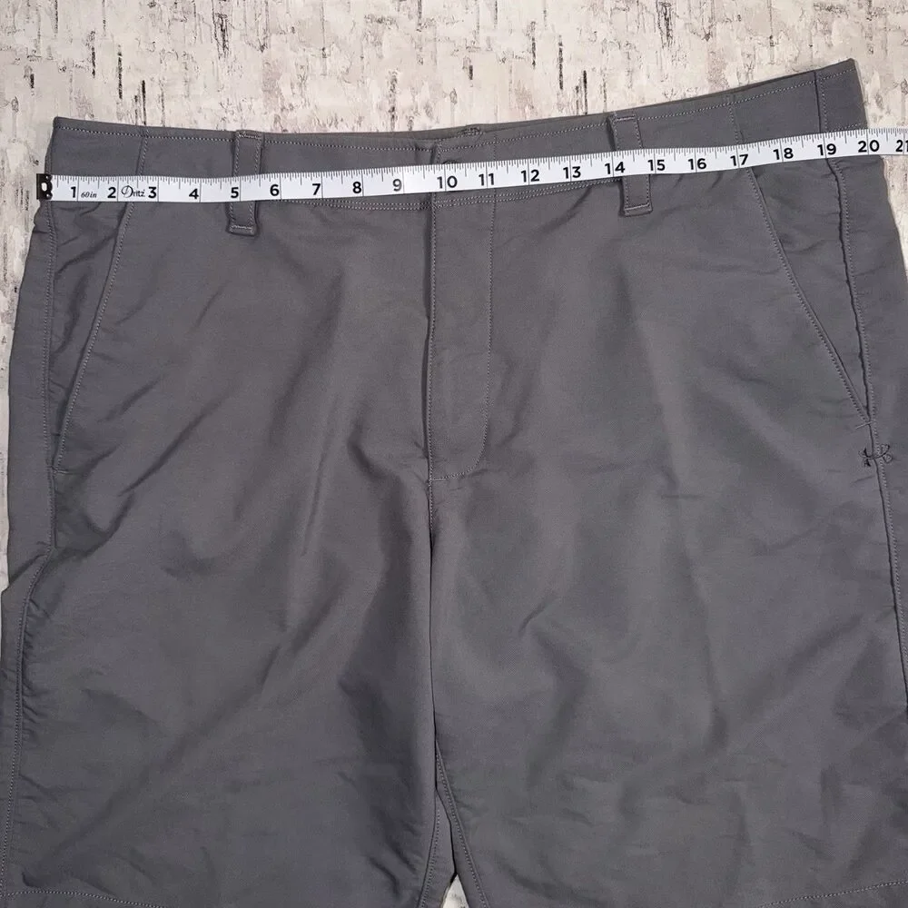 Under Armour Men’s Golf Shorts Gray Heatgear Performance Flat Front Size 38